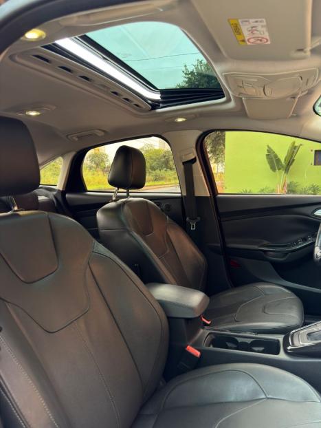 FORD Focus Sedan 2.0 16V 4P FLEX TITANIUM PLUS POWERSHIFT AUTOM�TICO, Foto 18