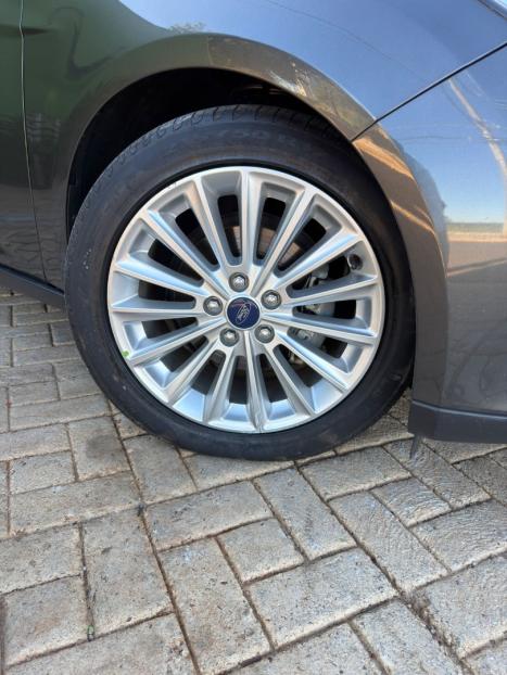 FORD Focus Sedan 2.0 16V 4P FLEX TITANIUM PLUS POWERSHIFT AUTOM�TICO, Foto 2