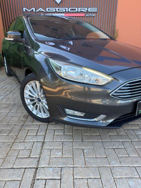 FORD Focus Sedan 2.0 16V 4P FLEX TITANIUM PLUS POWERSHIFT AUTOM�TICO, Foto 3