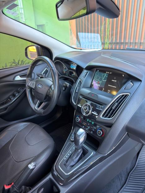FORD Focus Sedan 2.0 16V 4P FLEX TITANIUM PLUS POWERSHIFT AUTOM�TICO, Foto 14
