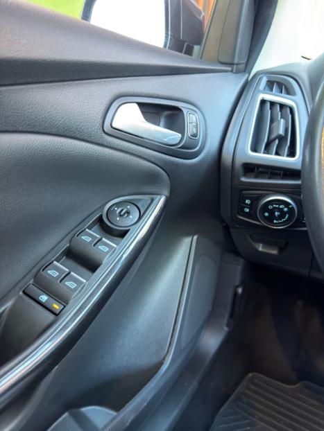 FORD Focus Sedan 2.0 16V 4P FLEX TITANIUM PLUS POWERSHIFT AUTOM�TICO, Foto 18