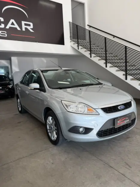 FORD Focus Sedan 2.0 16V 4P, Foto 1