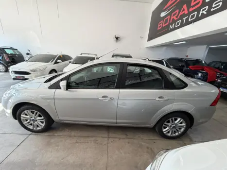 FORD Focus Sedan 2.0 16V 4P, Foto 6