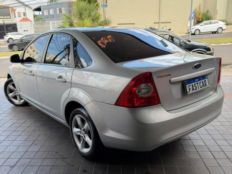 FORD Focus Sedan 2.0 16V 4P GLX AUTOMÁTICO, Foto 6