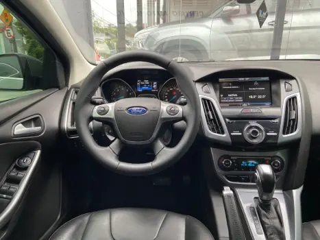 FORD Focus Sedan 2.0 16V 4P FLEX TITANIUM POWERSHIFT AUTOMÁTICO, Foto 8
