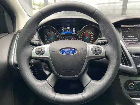 FORD Focus Sedan 2.0 16V 4P FLEX TITANIUM POWERSHIFT AUTOMÁTICO, Foto 12
