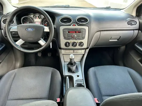 FORD Focus Sedan , Foto 18