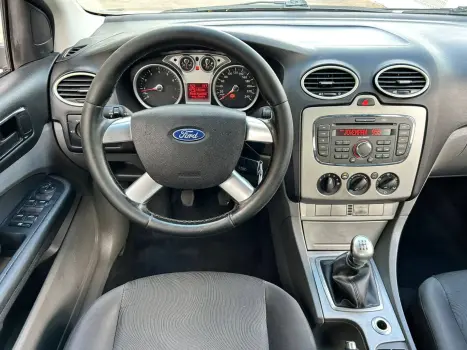 FORD Focus Sedan , Foto 19