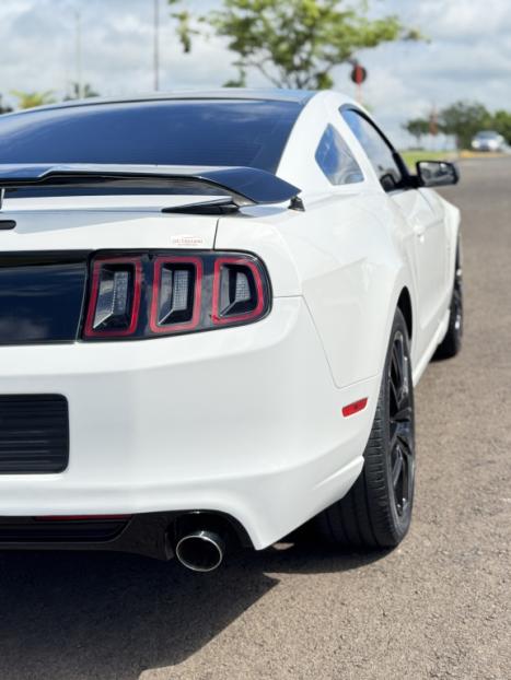 FORD Mustang 3.7 V6 24V COUP� AUTOM�TICO, Foto 2