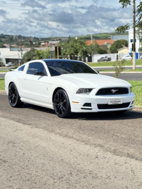 FORD Mustang 3.7 V6 24V COUP� AUTOM�TICO, Foto 4
