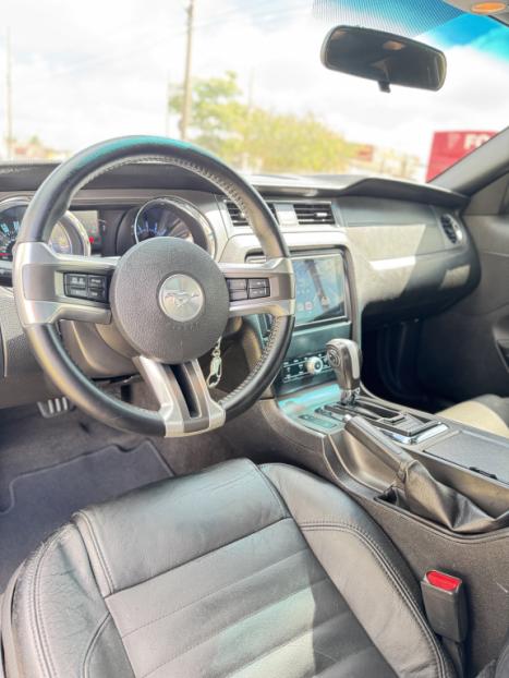 FORD Mustang 3.7 V6 24V COUP� AUTOM�TICO, Foto 8