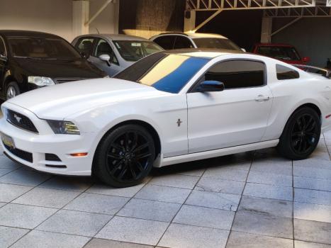 FORD Mustang 3.7 V6 24V COUP�, Foto 2