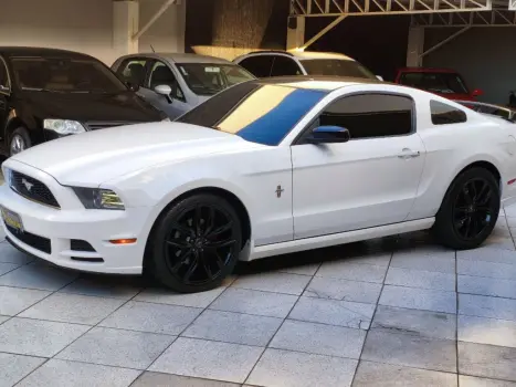 FORD Mustang 3.7 V6 24V COUP� AUTOM�TICO, Foto 2