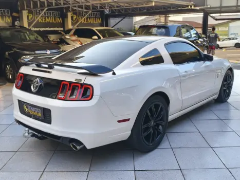 FORD Mustang 3.7 V6 24V COUP� AUTOM�TICO, Foto 4