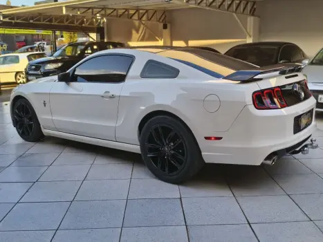 FORD Mustang 3.7 V6 24V COUP� AUTOM�TICO, Foto 5
