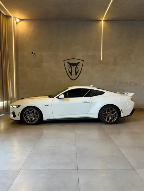 FORD Mustang 5.0 V8 32V COUP� GT PERFORMANCE AUTOM�TICO, Foto 5