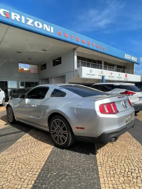 FORD Mustang 5.0 V8 24V GT PREMIUM COUP�, Foto 2
