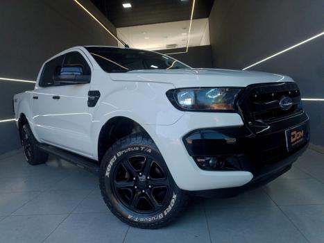 FORD Ranger 2.2 16V XLS DIESEL 4X4 CABINE DUPLA AUTOMÁTICO, Foto 2 FORD Ranger 2.2 16V XLS DIESEL 4X4 CABINE DUPLA AUTOMÁTICO, Foto 2