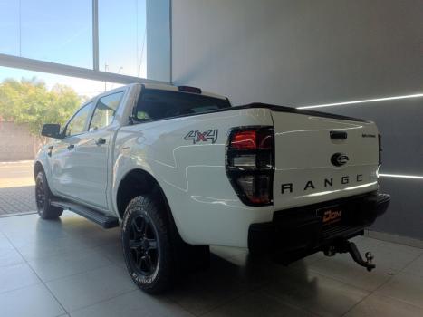 FORD Ranger 2.2 16V XLS DIESEL 4X4 CABINE DUPLA AUTOMÁTICO, Foto 4 FORD Ranger 2.2 16V XLS DIESEL 4X4 CABINE DUPLA AUTOMÁTICO, Foto 4