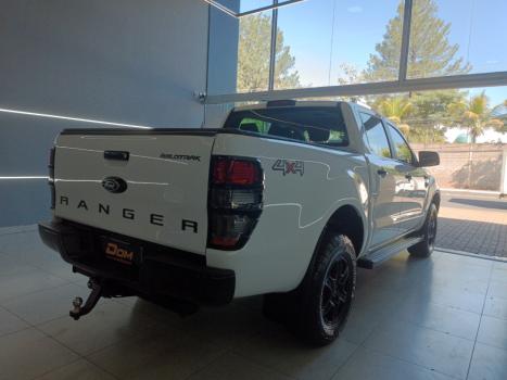 FORD Ranger 2.2 16V XLS DIESEL 4X4 CABINE DUPLA AUTOMÁTICO, Foto 5 FORD Ranger 2.2 16V XLS DIESEL 4X4 CABINE DUPLA AUTOMÁTICO, Foto 5