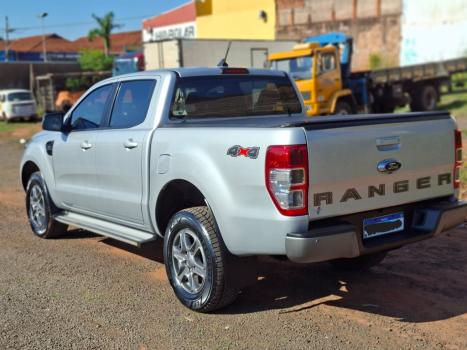 FORD Ranger 2.2 16V XLS DIESEL 4X4 CABINE DUPLA AUTOM�TICO, Foto 5