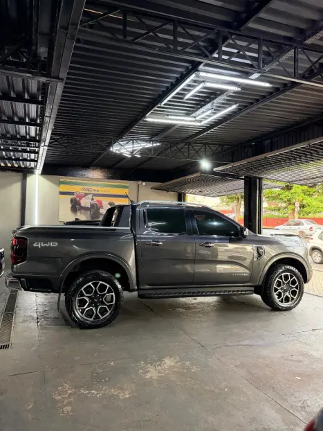 FORD Ranger 3.0 V6 4X4 LIMITED PLUS TURBO DIESEL CABINE DUPLA AUTOM�TICO, Foto 4