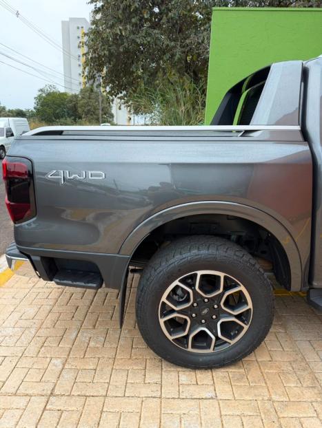 FORD Ranger 3.0 V6 4X4 LIMITED PLUS TURBO DIESEL CABINE DUPLA AUTOM�TICO, Foto 13