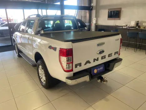 FORD Ranger 3.2 20V XLT 4X4 CABINE DUPLA TURBO DIESEL AUTOMTICO, Foto 4