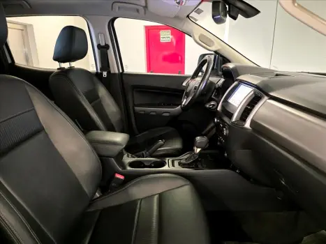 FORD Ranger 3.2 20V XLT 4X4 CABINE DUPLA TURBO DIESEL AUTOM�TICO, Foto 9