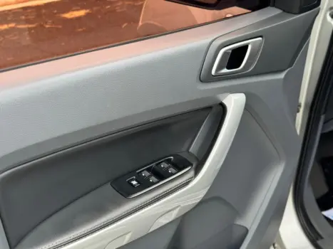 FORD Ranger 3.2 20V CABINE DUPLA 4X4 LIMITED TURBO DIESEL AUTOM�TICO, Foto 17