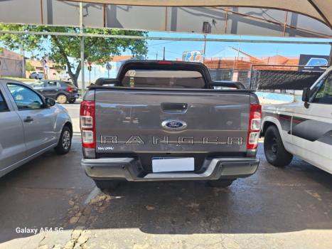 FORD Ranger 3.2 20V CABINE DUPLA 4X4 STORM TURBO DIESEL AUTOM�TICO, Foto 5