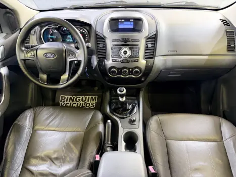FORD Ranger 3.2 20V XLT 4X4 CABINE DUPLA TURBO DIESEL, Foto 9