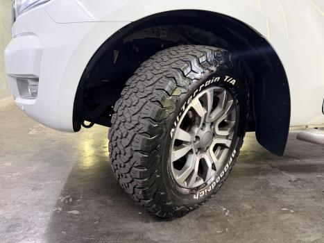 FORD Ranger 3.2 20V CABINE DUPLA 4X4 LIMITED TURBO DIESEL AUTOM�TICO, Foto 14