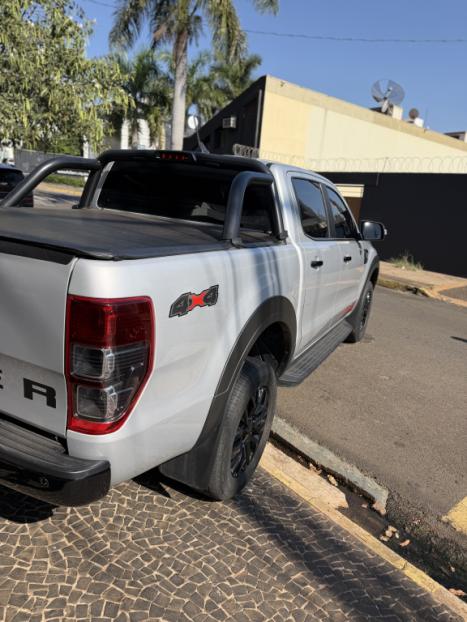 FORD Ranger 3.2 20V FX4 4X4 CABINE DUPLA TURBO DIESEL AUTOM�TICO, Foto 3