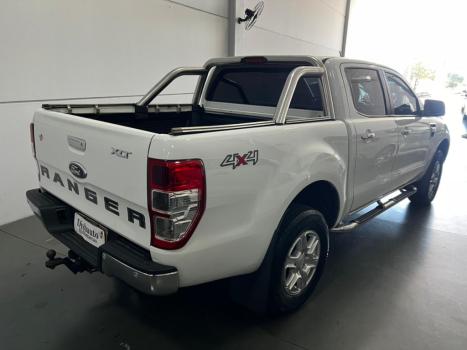 FORD Ranger 3.2 20V XLT 4X4 CABINE DUPLA TURBO DIESEL AUTOM�TICO, Foto 15