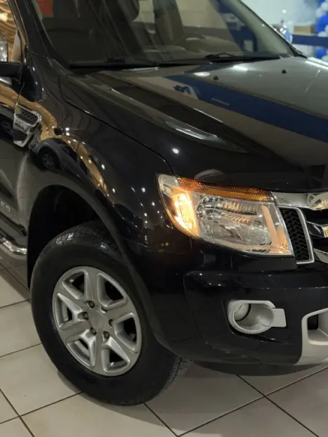 FORD Ranger 3.2 20V CABINE DUPLA 4X4 LIMITED TURBO DIESEL AUTOMÁTICO, Foto 2