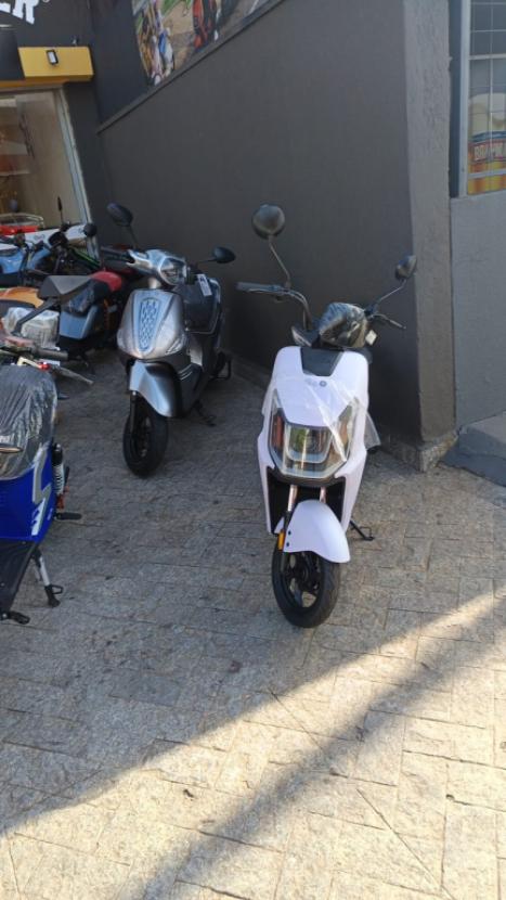 GoO EL�TRICOS One 1000W, Foto 2