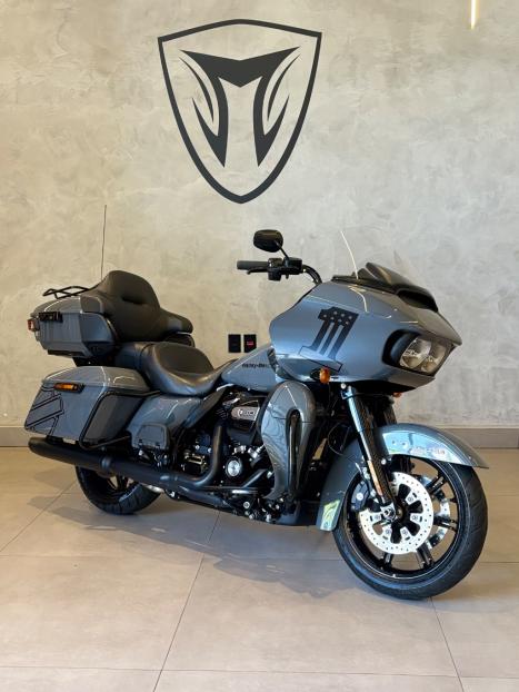 HARLEY DAVIDSON Road Glide Limited FLTRK 1800, Foto 1