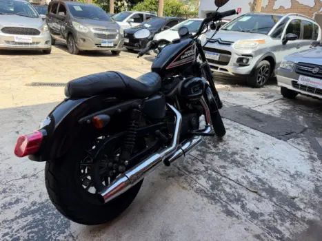 HARLEY DAVIDSON Sportster XL 883 R, Foto 4