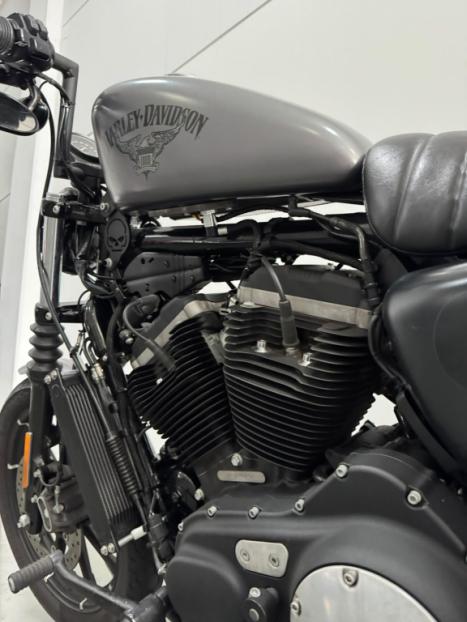 HARLEY DAVIDSON Sportster XL 883 IRON, Foto 3
