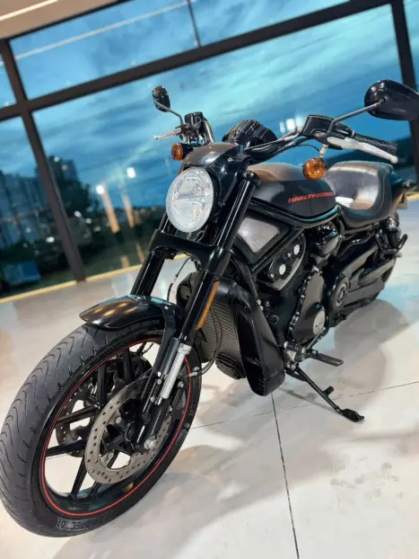 HARLEY DAVIDSON V-Rod 1250 MUSCLE, Foto 3