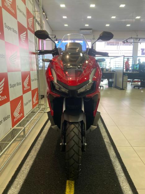 HONDA ADV 160 , Foto 2