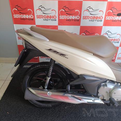 HONDA Biz 100 +, Foto 2