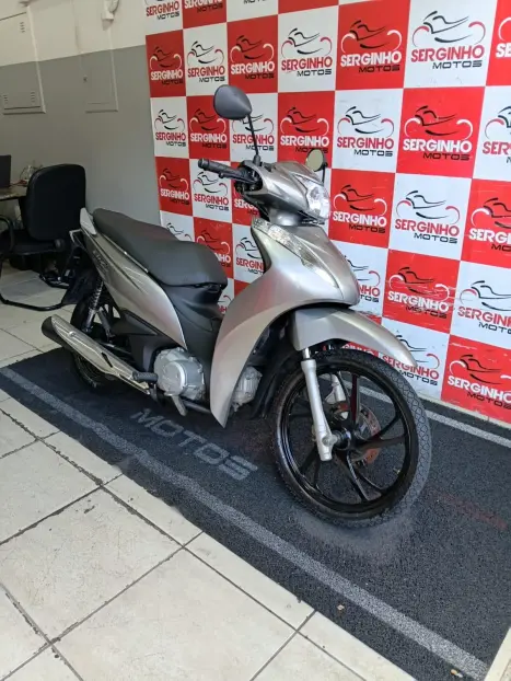 HONDA Biz 100 +, Foto 4