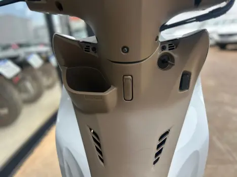 HONDA Biz 125 EX, Foto 10