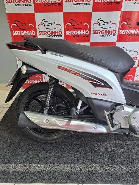 HONDA Biz 125 EX, Foto 2