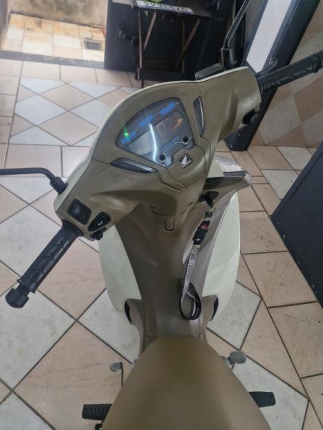 HONDA Biz 125 EX, Foto 2