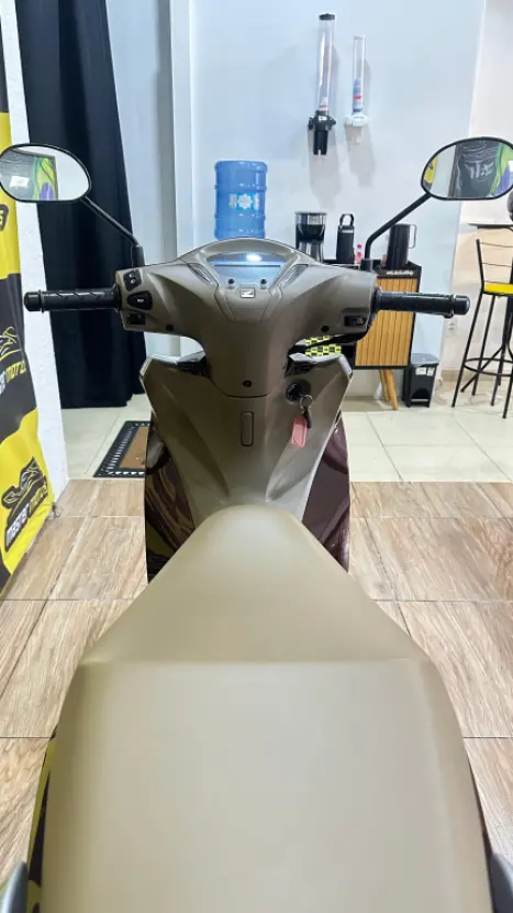 HONDA Biz 125 EX, Foto 2