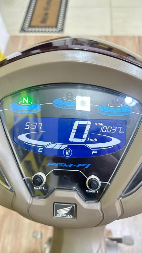 HONDA Biz 125 EX, Foto 3