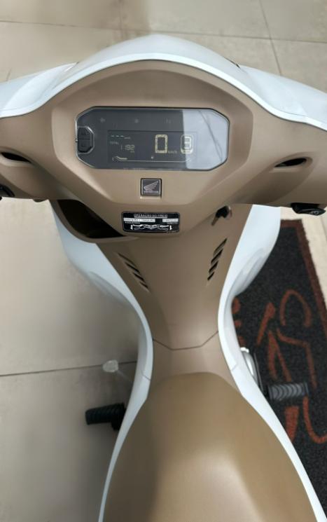 HONDA Biz 125 EX, Foto 2